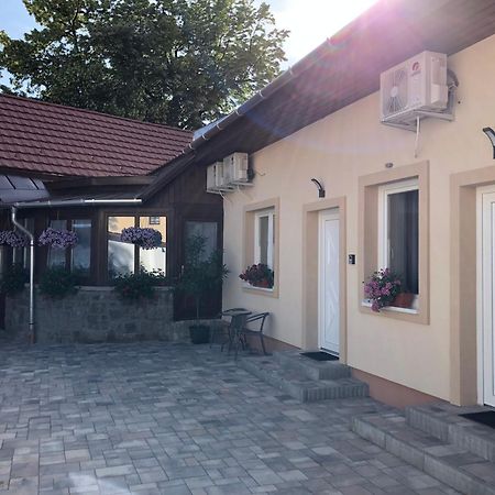Illa Apartments Eger Exterior foto