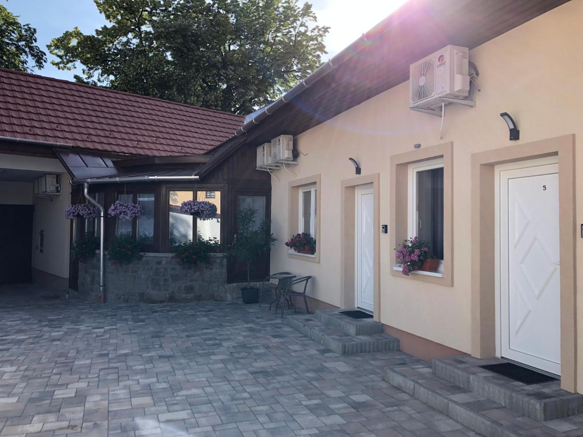 Illa Apartments Eger Exterior foto
