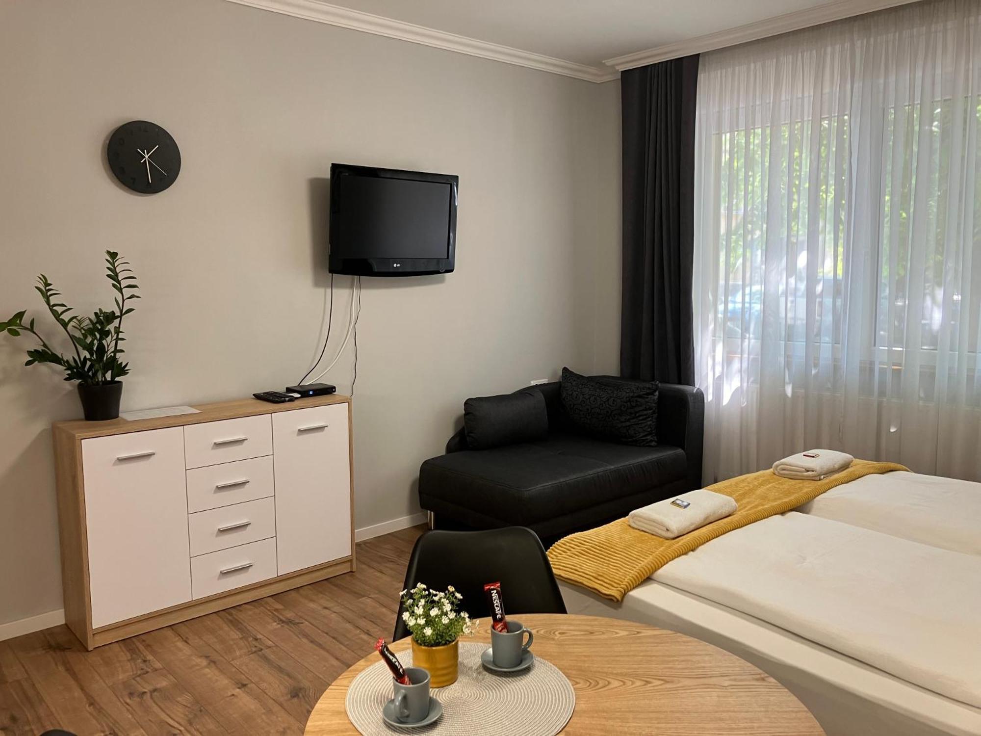 Illa Apartments Eger Exterior foto