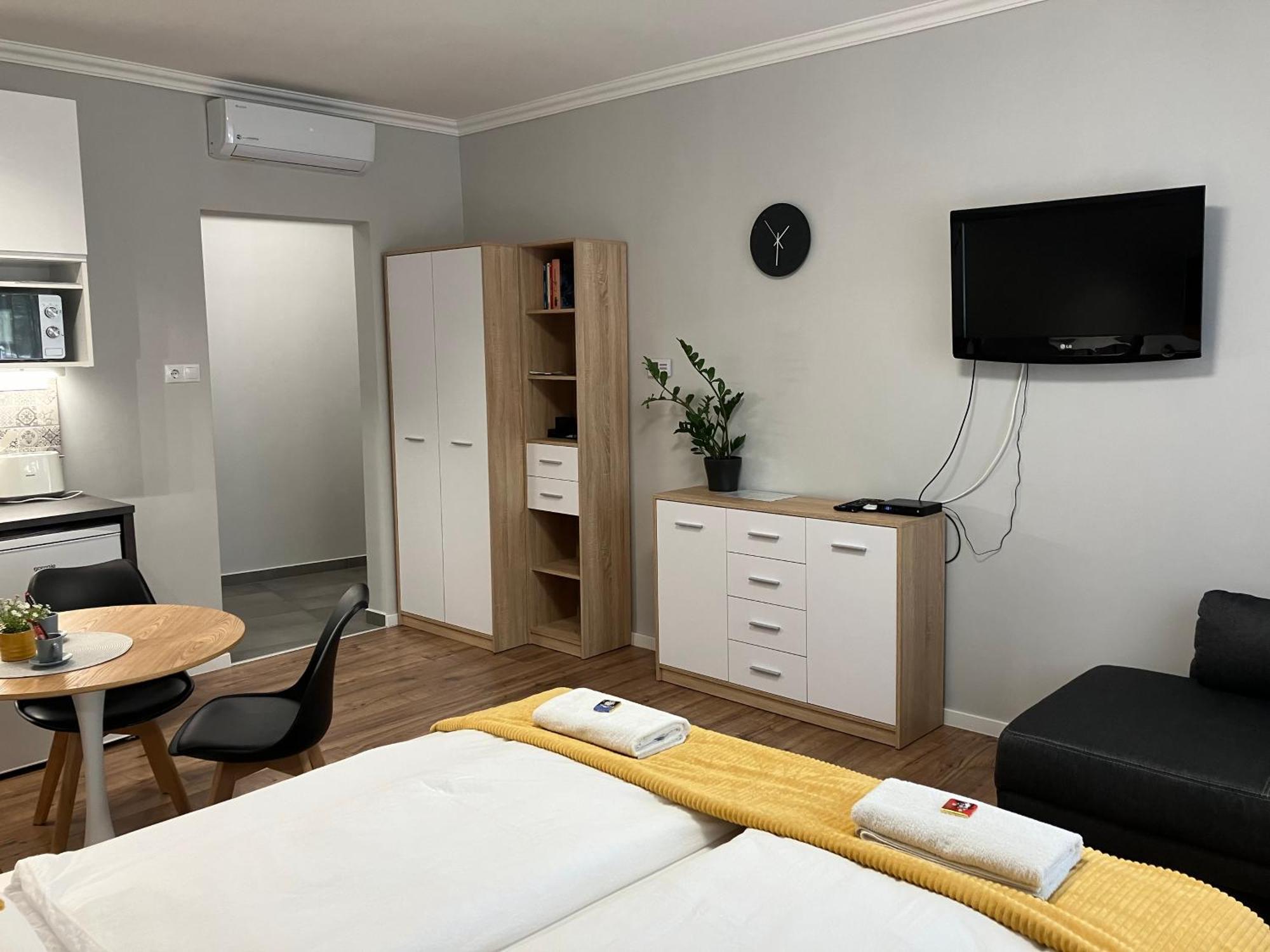 Illa Apartments Eger Exterior foto
